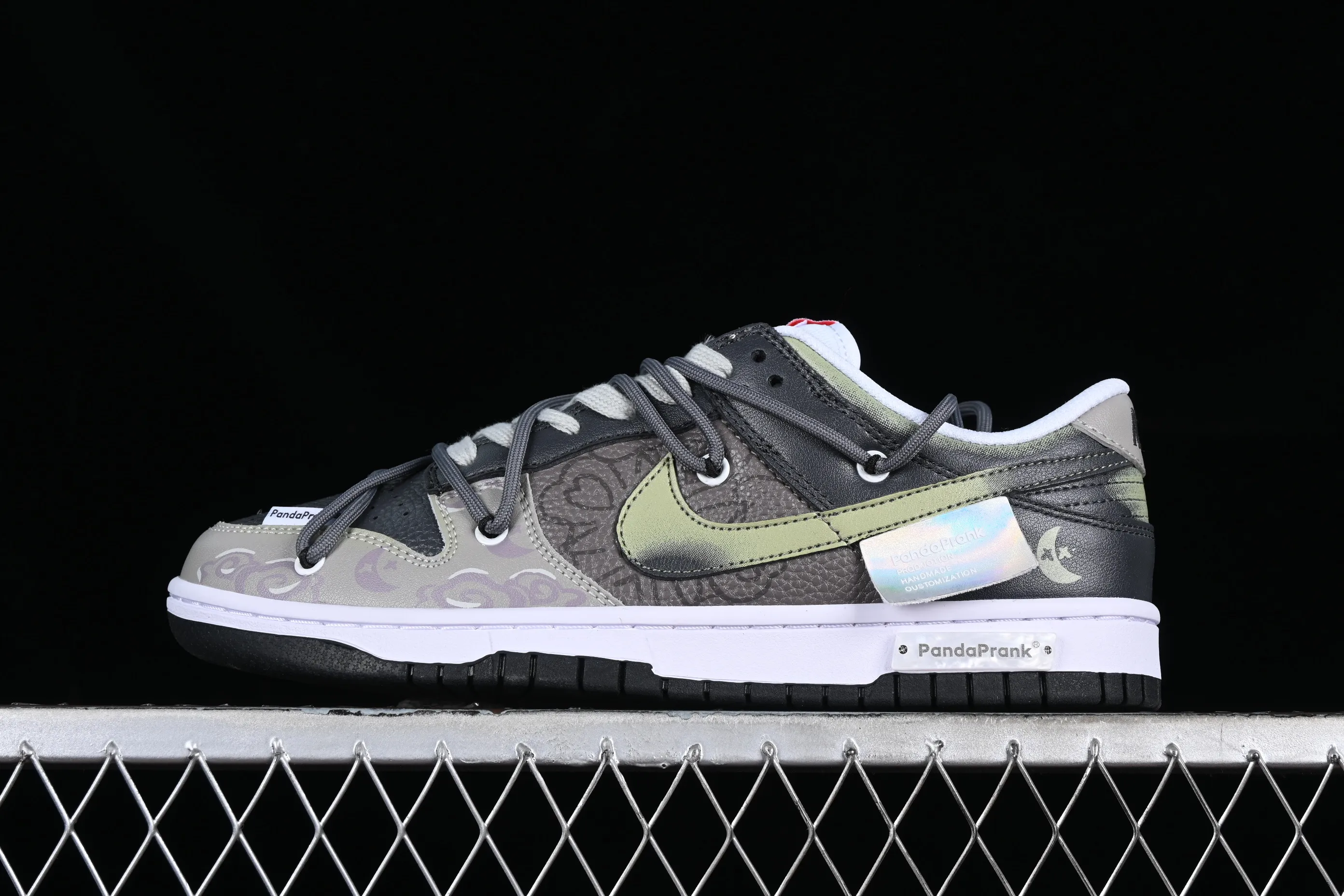 All Categories Nk SB Dunk Series Nk SB Dunk Low Low-top sneakers Nk Dunk Low Panda Prank-Moon Deconstruction Workwear style SB strap low-top casual sneakers FB3354-001
